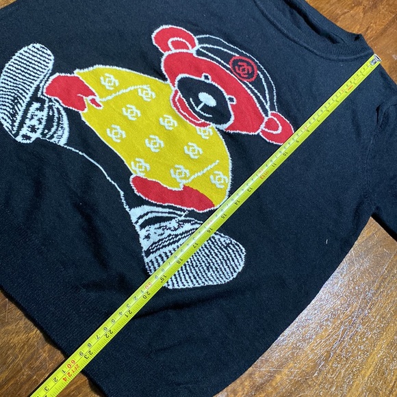 CHANEL Sz M - L Soft Knit Chanel Bear 🐻 Red Chanel Logo on Sleeve Brand New - Picture 8 of 10